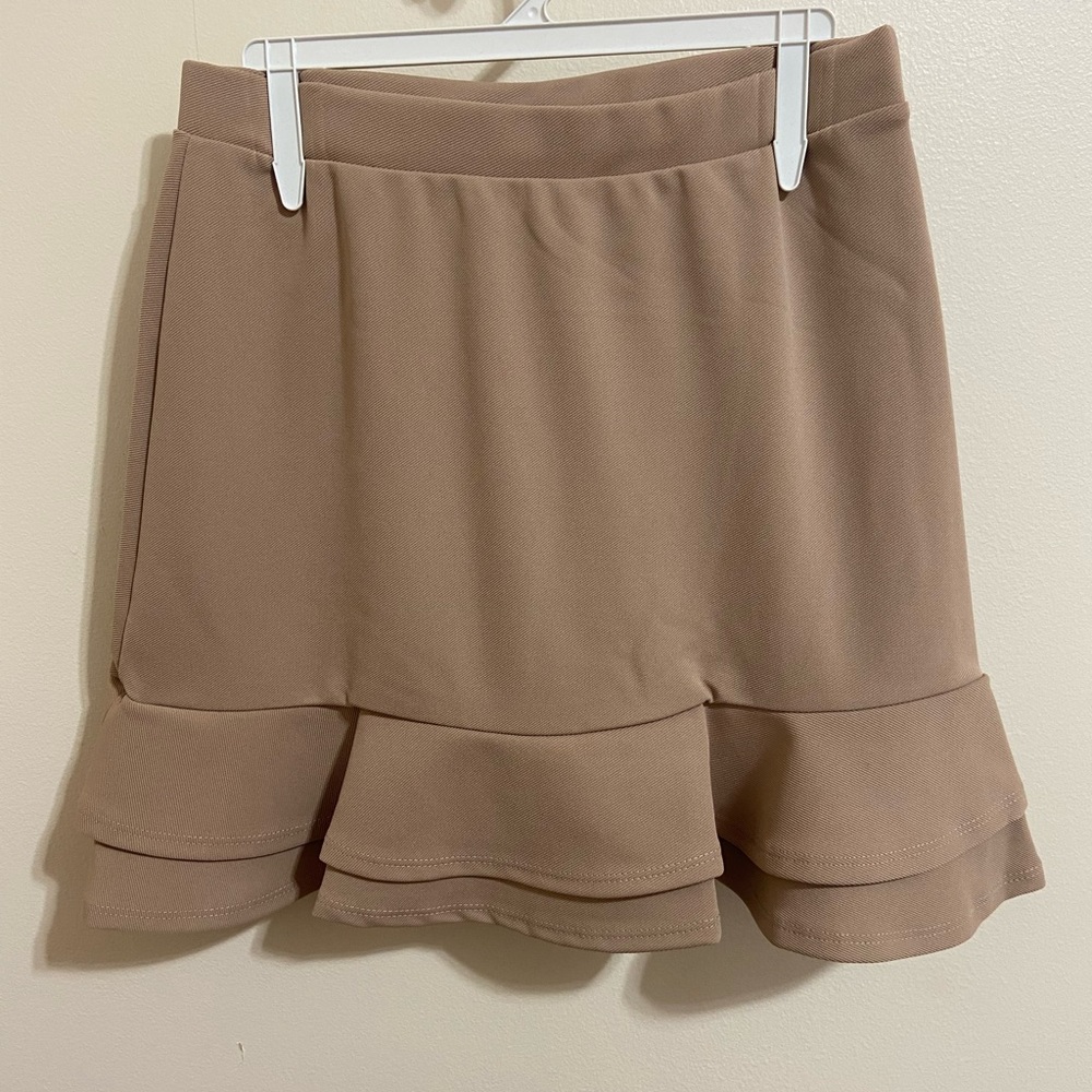 🎀 NEW The Delta Khaki Ruffle Skirt❤️